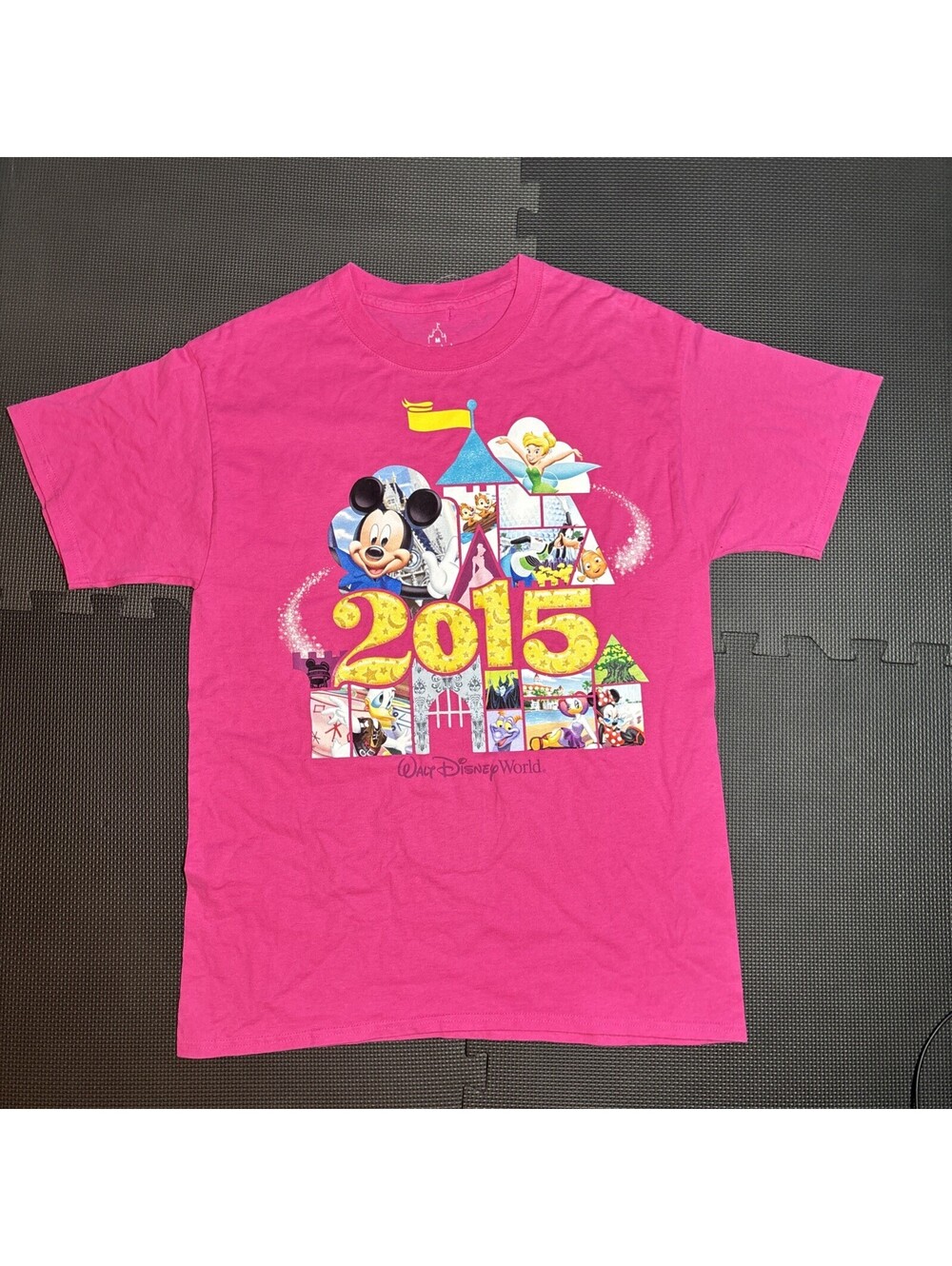 Walt Disney World 2015 Pink Souvenir Park Characters Shirt Size Adult Small M
